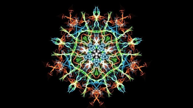 有邻居的追求者出价三万，让我连续半个月每天找个女朋友晚上弄点动静，我该答应吗？